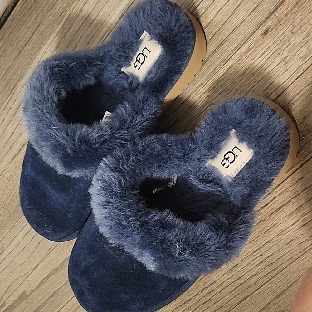Brand new navy blue ugg slippers size 8